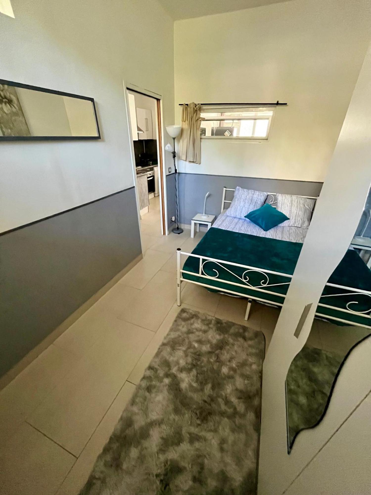 Duplex Les Pins Proche Apartment