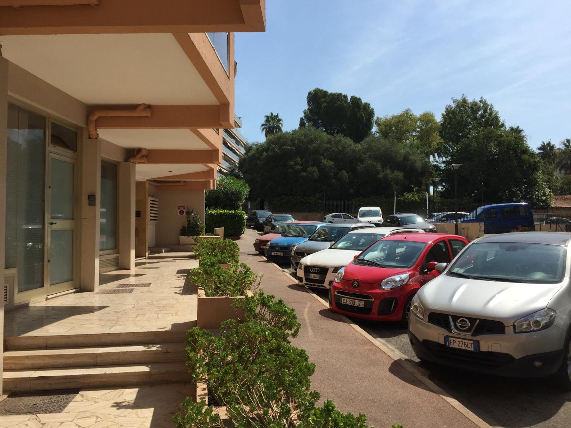 Duplex Les Pins Proche